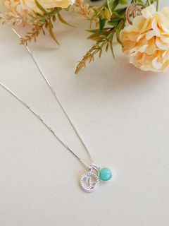 COLAR PRATA 925 SIGNO DE CAPRICORNIO COM PEDRA NATURAL QUARTZO VERDE na internet