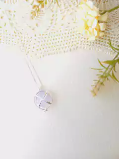 KIT COLAR COM 20 PEDRAS NATURAIS CHAMADOR DE ANJO E DIFUSOR AROMATICO EM PRATA 925 na internet