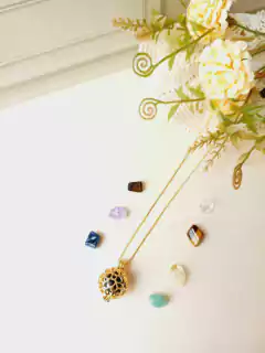 COLAR MÉDIO CHAMADOR DE ANJO E DIFUSOR AROMATICO COM 7 PEDRAS NATURAIS