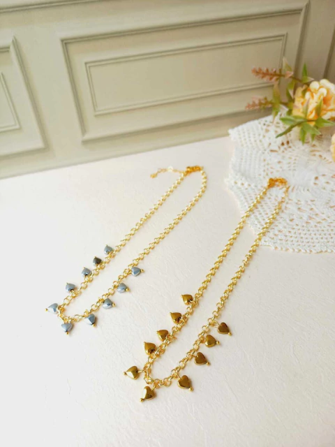 COLAR CHOKER MINI CORAÇÕES DE HEMATITA - comprar online