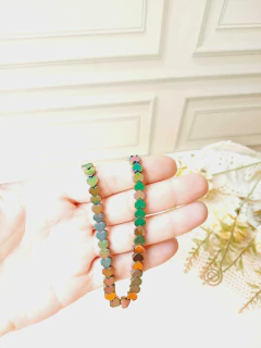 COLAR CHOKER CORAÇÃO DE HEMATITA ARCO ÍRIS na internet