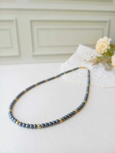 COLAR CHOKER ESFERAS DE HEMATITA