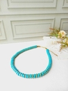 COLAR CHOKER DISCOS DE HEMATITA E HOWLITA TURQUESA AZUL