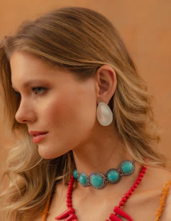 COLAR CHOKER DETALHES TRABALHADOS COM HOWLITA TURQUESA na internet