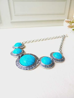 Imagem do COLAR CHOKER EM ARABESCOS FINOS COM HOWLITA TURQUESA