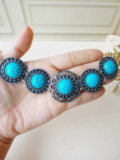 COLAR CHOKER DETALHES TRABALHADOS COM HOWLITA TURQUESA - Cordão de Luz Joias Finas