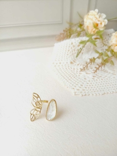 CONJUNTO BORBOLETA CONCHA NATURAL NAUTILUS OU OPALA DO MAR - loja online