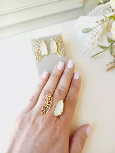 CONJUNTO BORBOLETA CONCHA NATURAL NAUTILUS OU OPALA DO MAR