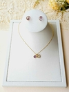 CONJUNTO COM DOIS PINGENTES EM ZIRCONIAS E PEDRA NATURAL AMETISTA