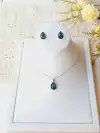 CONJUNTO GOTA PEDRA NATURAL ESMERALDA FACETADA