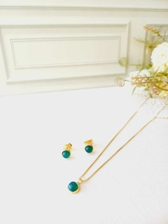 CONJUNTO REDONDO COM PEDRA AGATA VERDE 6,5MM - Cordão de Luz Joias Finas