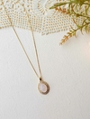 COLAR OVAL COM APLICAÇÕES EM ZIRCONIAS PEDRA NATURAL QUARTZO ROSA