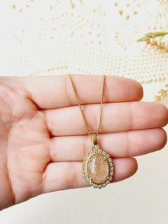 COLAR OVAL COM APLICAÇÕES EM ZIRCONIAS PEDRA NATURAL RUTILO - comprar online