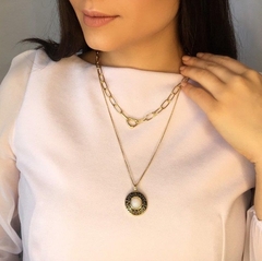 COLAR ZODÍACO BANHO OURO 18K COM PEDRA NATURAL QUARTZO ROSA na internet