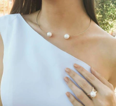 COLAR CHOKER COM PÉROLA SHELL BRANCA