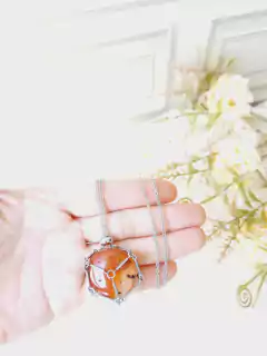 COLAR DE AÇO INOX CESTINHO COM PEDRA NATURAL - loja online