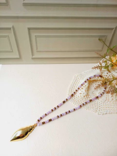 Imagem do COLAR ESFERAS DE PEDRA NATURAL JADE ROXA E HEMATITA PINGENTE CONCHA