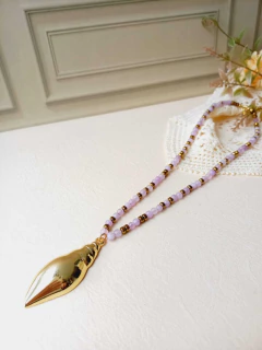 COLAR ESFERAS DE PEDRA NATURAL JADE ROXA E HEMATITA PINGENTE CONCHA - comprar online