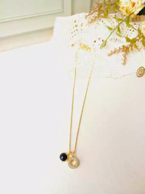 COLAR COM DOIS PINGENTES EM ZIRCONIAS E PEDRA NATURAL AGATHA NEGRA