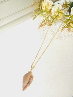 COLAR FOLHA COM PEDRA NATURAL ÁGATA