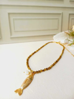 COLAR COM HEMATITA PINGENTE PEIXE E PÉROLA na internet