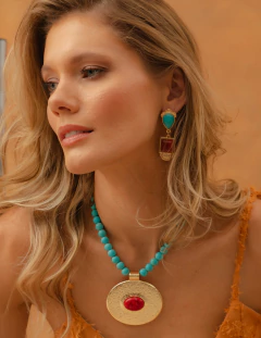 MAX COLAR EM HOWLITA TURQUESA - loja online