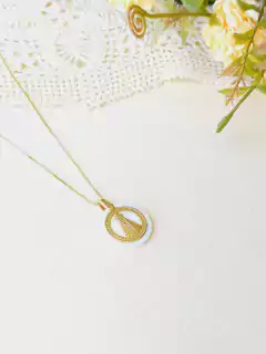 COLAR PINGENTE MÉDIO NOSSA SENHORA COM MADREPEROLA - loja online
