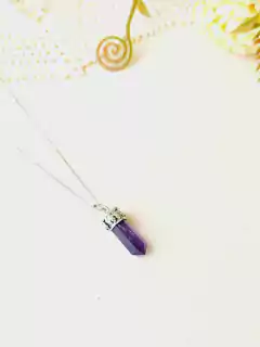COLAR PRISMA GEOMÉTRICO EM PRATA 925 PEDRA NATURAL AMETISTA - Cordão de Luz Joias Finas