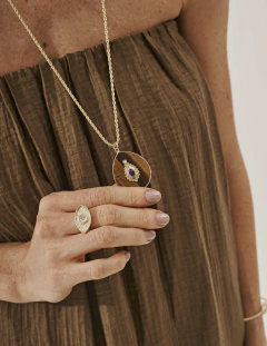 Imagem do COLAR FIO MARROQUINO PINGENTE OLHO DE TIGRE