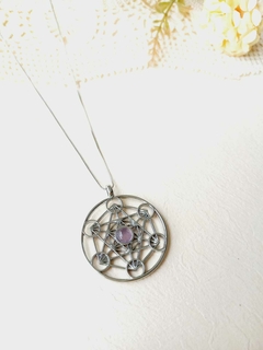 COLAR MEDIO CUBO DE METATRON COM PEDRA NATURAL AMETISTA na internet