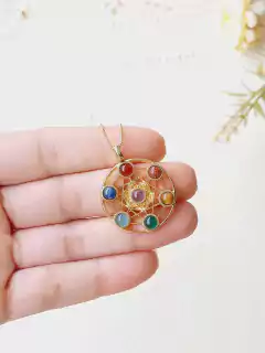 COLAR PEQUENO CUBO DE METATRON 7 CHRAKRAS - comprar online