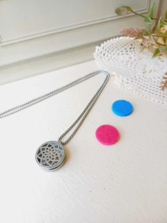 COLAR EM AÇO INOX DIFUSOR DE AROMAS FLOR DE LOTUS