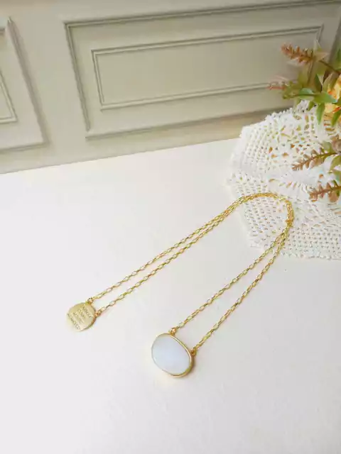 ESCAPULARIO MANTA ENTREGO, CONFIO, ACEITO, AGRADEÇO COM PEDRA NATURAL QUARTZO BRANCO