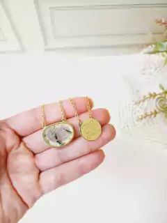 ESCAPULARIO MANTA ENTREGO, CONFIO, ACEITO, AGRADEÇO COM PEDRA NATURAL CRISTAL RUTILADO na internet