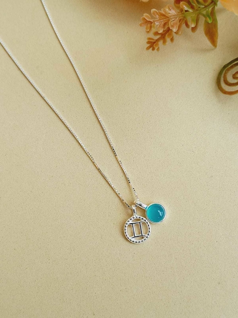 COLAR PRATA 925 SIGNO DE GEMEOS COM PEDRA NATURAL AGATHA AZUL
