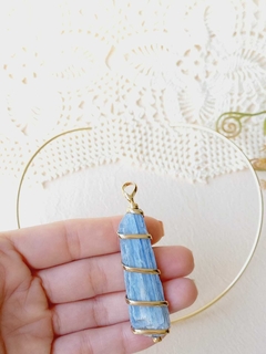 CHOKER COM PEDRA NATURAL CIANITA AZUL - comprar online