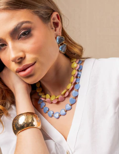 Imagem do COLAR CORAÇÃO COM PEDRA NATURAL JADE AMARELA