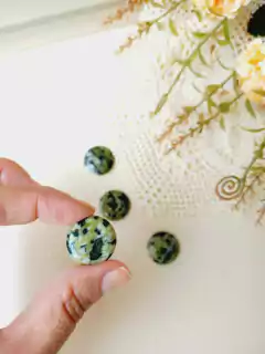 PEDRA NATURAL AVULSA PARA RELICÁRIO na internet