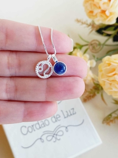 COLAR PRATA 925 SIGNO DE LEAO COM PEDRA NATURAL SODALITA - comprar online