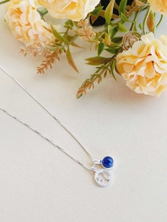 COLAR PRATA 925 SIGNO DE LEAO COM PEDRA NATURAL SODALITA - Cordão de Luz Joias Finas