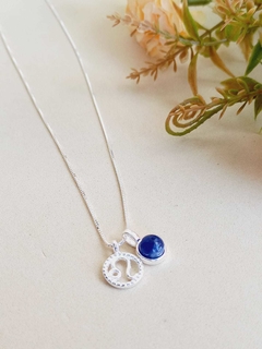 COLAR PRATA 925 SIGNO DE LEAO COM PEDRA NATURAL SODALITA