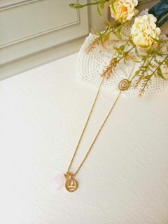 COLAR SIGNO DE LIBRA COM PEDRA NATURAL QUARTZO ROSA