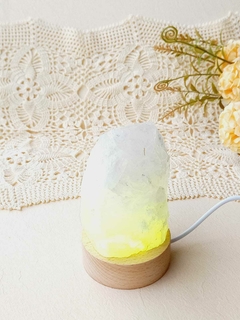 LUMINARIA COM PEDRA NATURAL QUARTZO BRANCO - Cordão de Luz Joias Finas