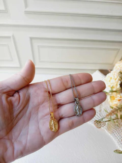 COLAR MINI MEDALHA NOSSA SENHORA DAS GRAÇAS - Cordão de Luz Joias Finas