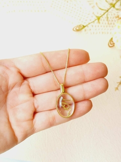 COLAR COM PINGENTE DE NOSSA SENHORA EM PEDRA NATURAL CRISTAL DE ROCHA - comprar online