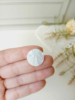 MADREPEROLA LAPIDADA NOSSA SENHORA DAS GRAÇAS E IMACULADO CORAÇÃO DE MARIA - Cordão de Luz Joias Finas
