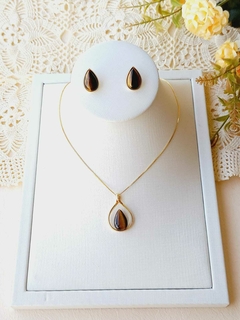 CONJUNTO EM FORMATO GOTA COM PEDRA NATURAL OLHO DE TIGRE