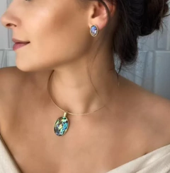 BRINCO OVAL CONCHA NATURAL ABALONE na internet