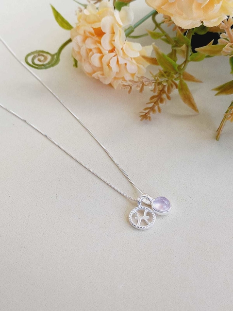 COLAR PRATA 925 SIGNO DE PEIXES COM PEDRA NATURAL AMETISTA