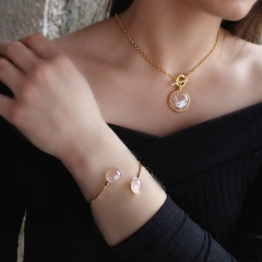 BRACELETE BANHO RÓDIO COM PEDRA NATURAL QUARZTO ROSA EFEITO PEROLADO - Cordão de Luz Joias Finas